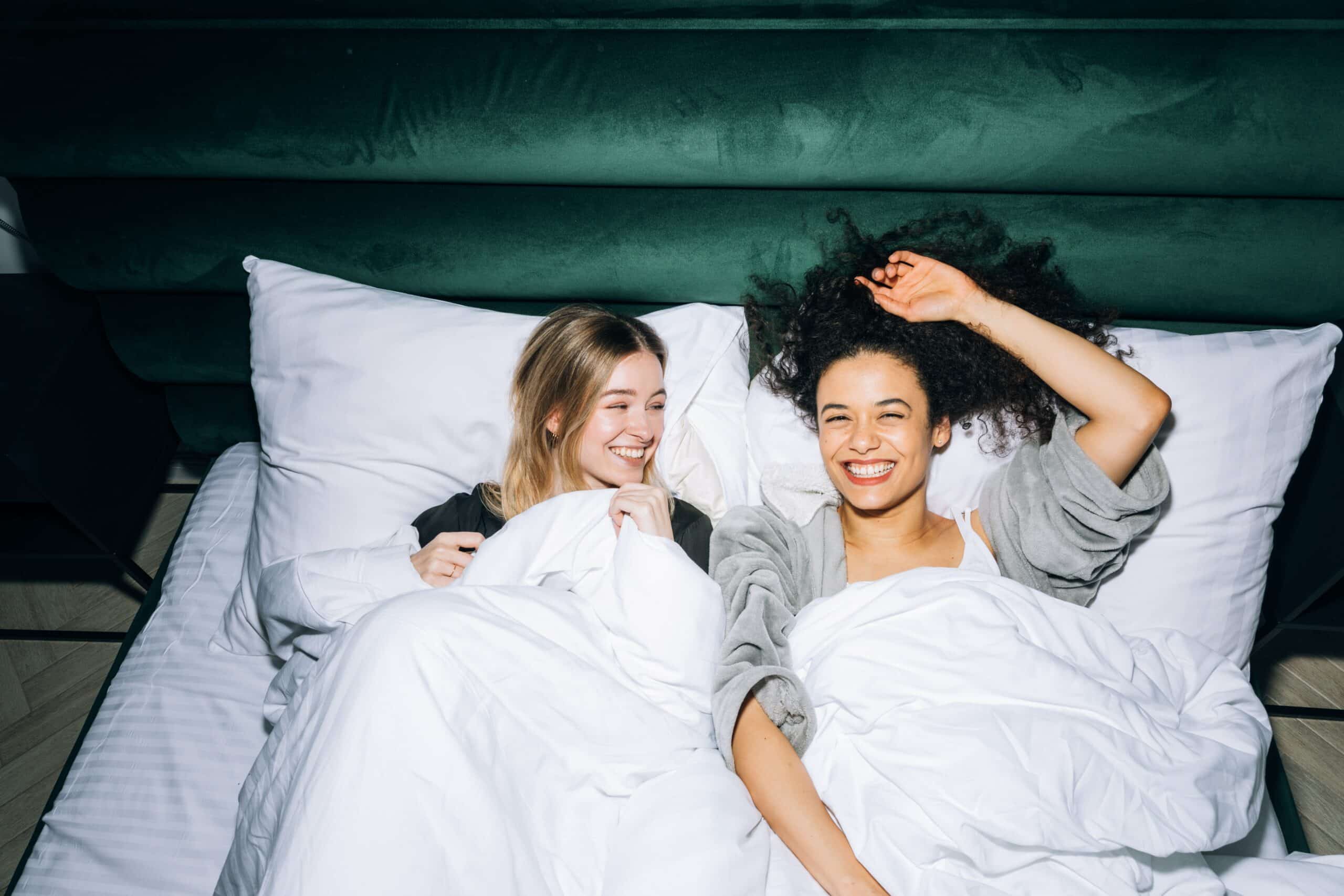 signs someone doesn't want to be your friend